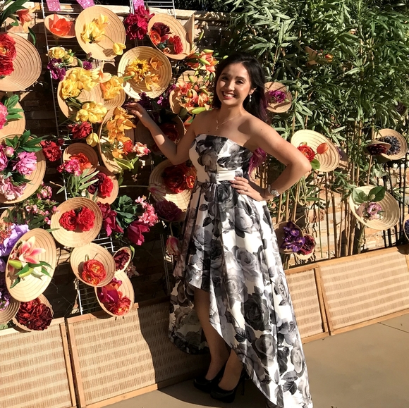 Low High White & Gray Floral Gown Size 11/Medium - Picture 6 of 7